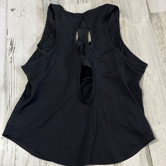 The North Face 2 in 1 tank size Small - Picture 5 of 9